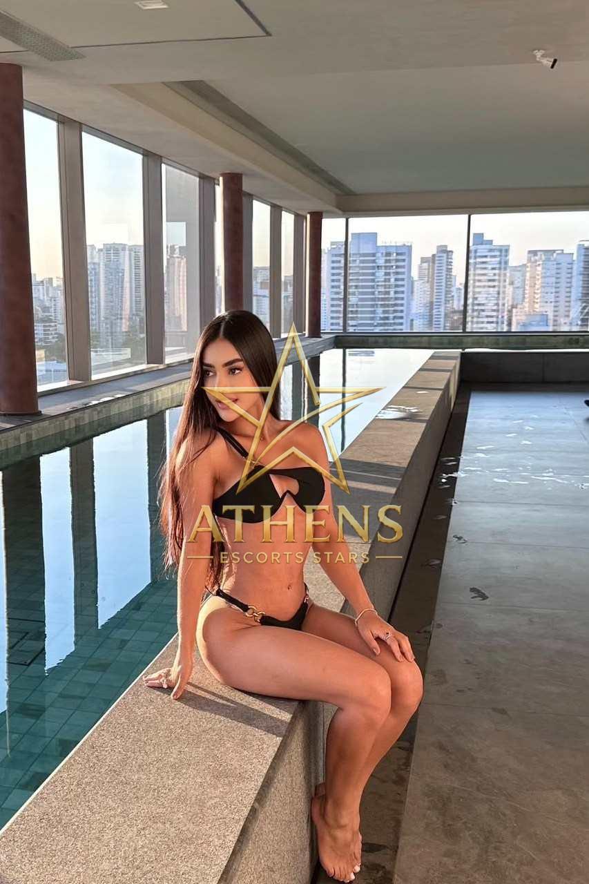 AURORA-ATHENS-ESCORT-STARS-